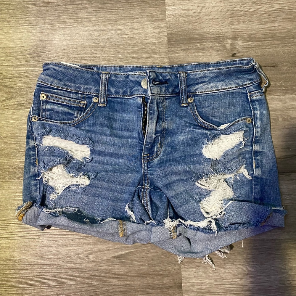 Light washed American eagle shorts
